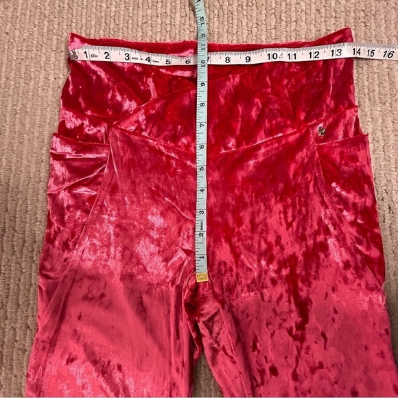 NWT Fabletics High Waisted Crushed Velour Crossover Leggings - Picture 16 of 16